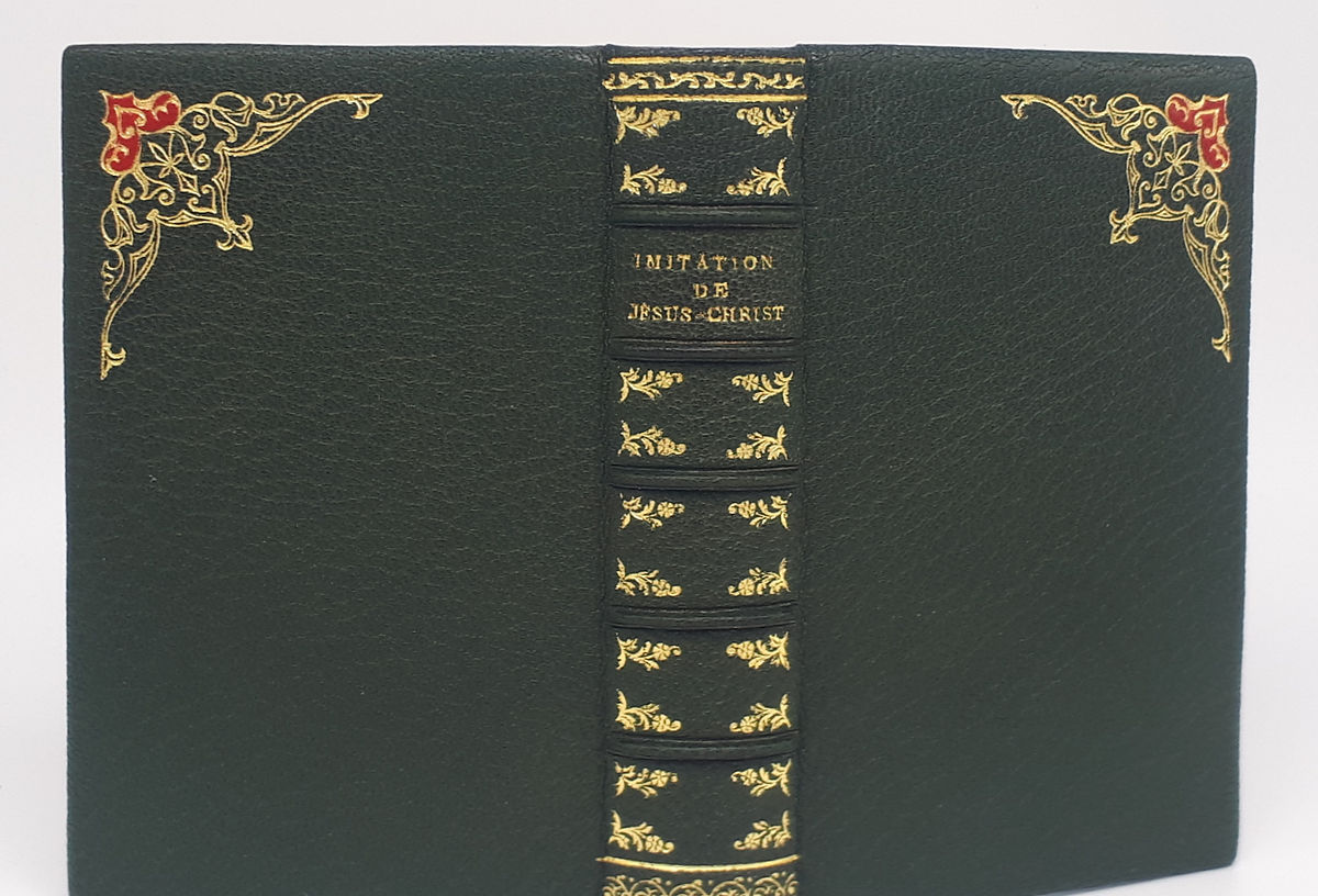 livre plein maroquin relié par gabriel de sevin relieur et doreur en normandie. La dorure est aussi de cet artisan basé à Ifs au sud de Caen reliure d'art dorure sur cuir la belle page